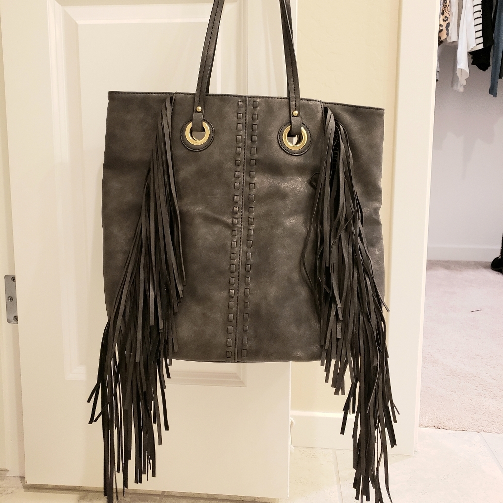 Fringe shoulder bag